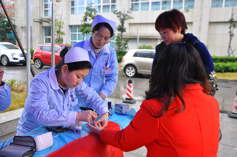 学习雷锋日——老王论坛启动精神障碍患者家属培训计划,专家上门服务
