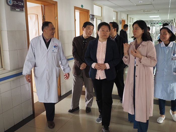 民政部社会事务司副司长范瑜到市第三社会福利院调研社区精神康复工作