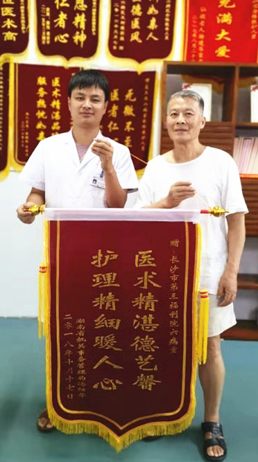 中国医师节,向每一条战线上的医生致敬
