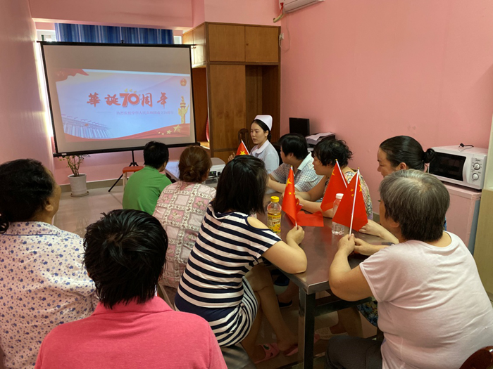 平凡岗位用心做  爱国爱岗优护理