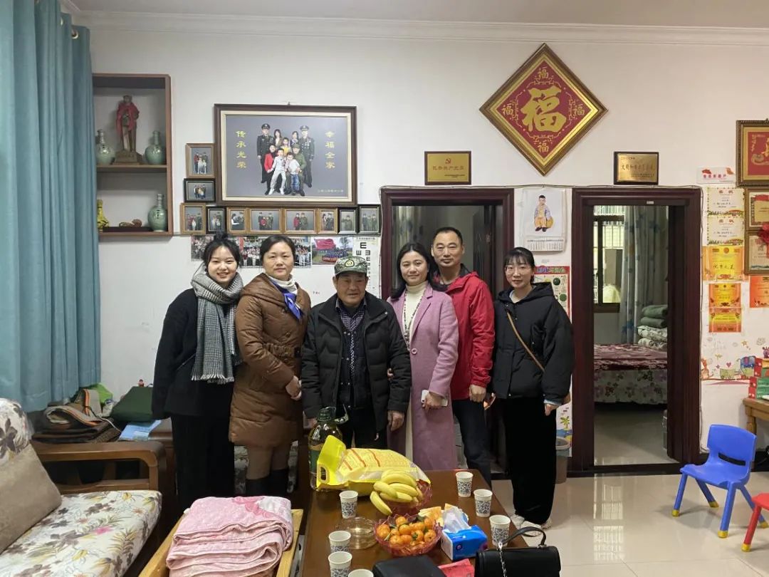 寒冬送温暖,市第九老王论坛
关爱优抚功臣