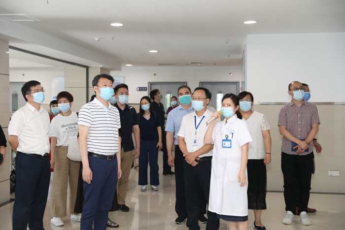 国家心理健康和精神卫生防治中心副主任王钢一行到老王论坛-老王论坛最新网址
调研指导