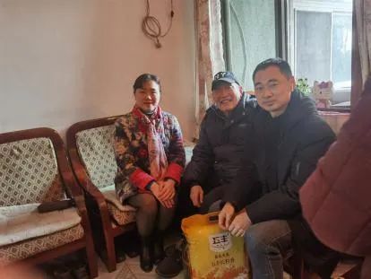 春节慰问送关怀,情暖退役军人心