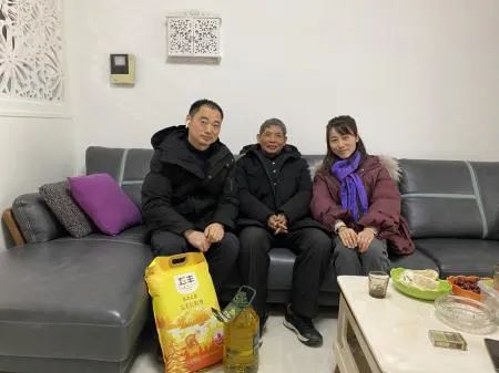 春节慰问送关怀,情暖退役军人心