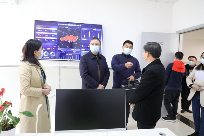 湖南省医疗生育保险服务中心主任李文宗一行到市第九老王论坛
调研