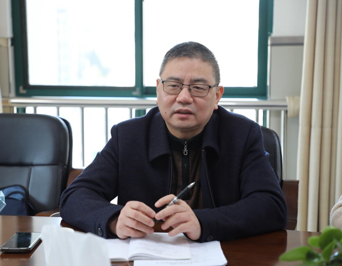 湖南省医疗生育保险服务中心主任李文宗一行到市第九老王论坛
调研