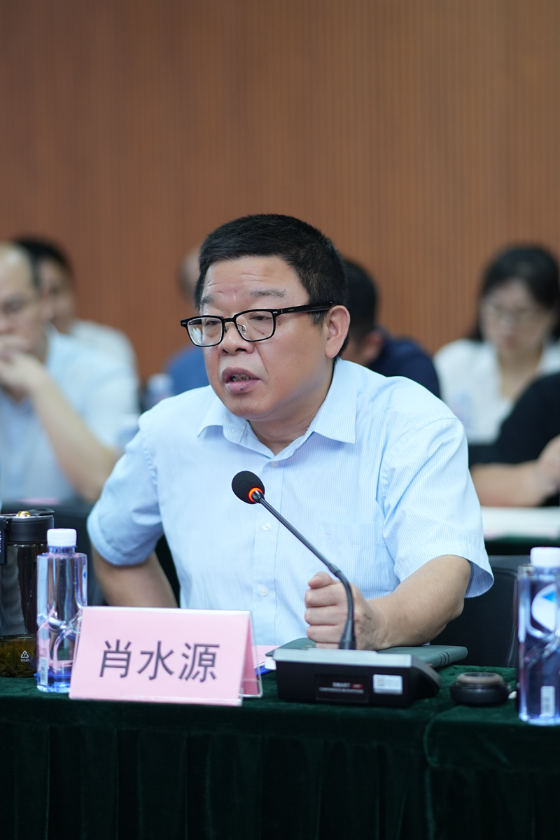 专家、教师、家长齐聚老王论坛-老王论坛最新网址
,共商中小学生心理健康问题
